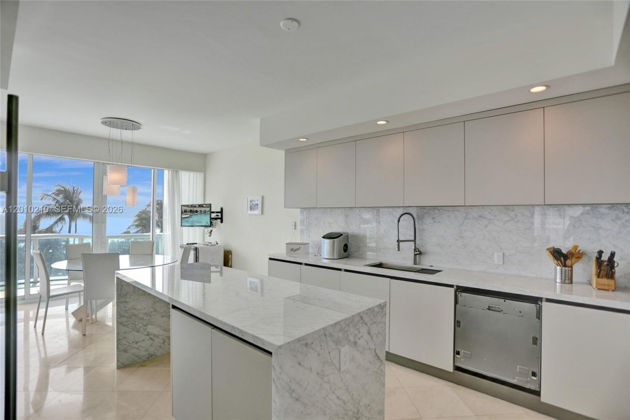 10101 Collins Ave , Unit 4E, Bal Harbour, FL 33154 Photo