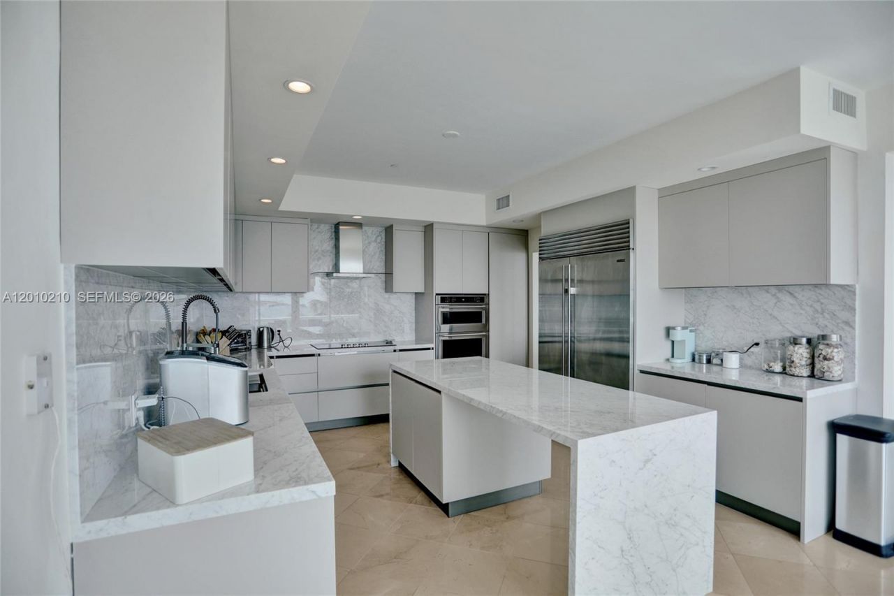 10101 Collins Ave , Unit 4E, Bal Harbour, FL 33154 Photo