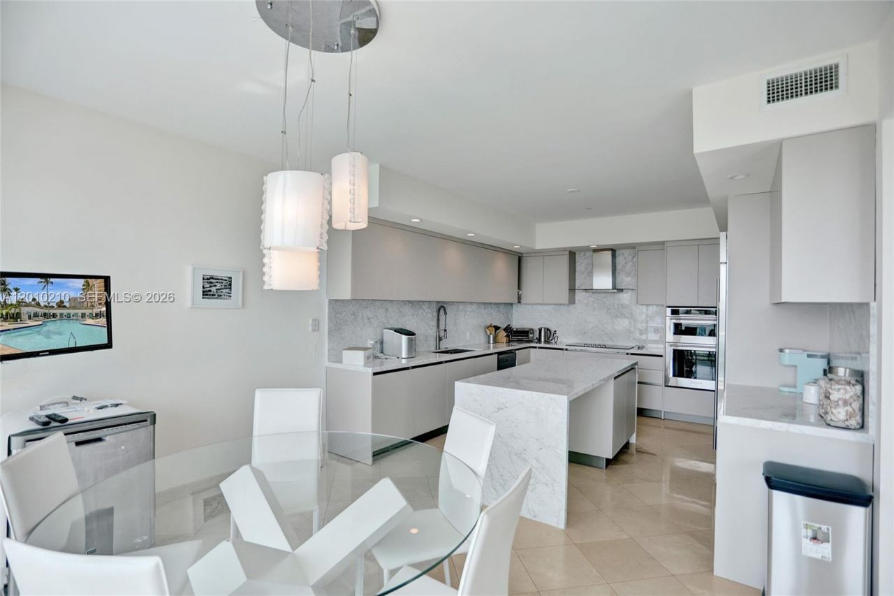 10101 Collins Ave , Unit 4E, Bal Harbour, FL 33154 Photo