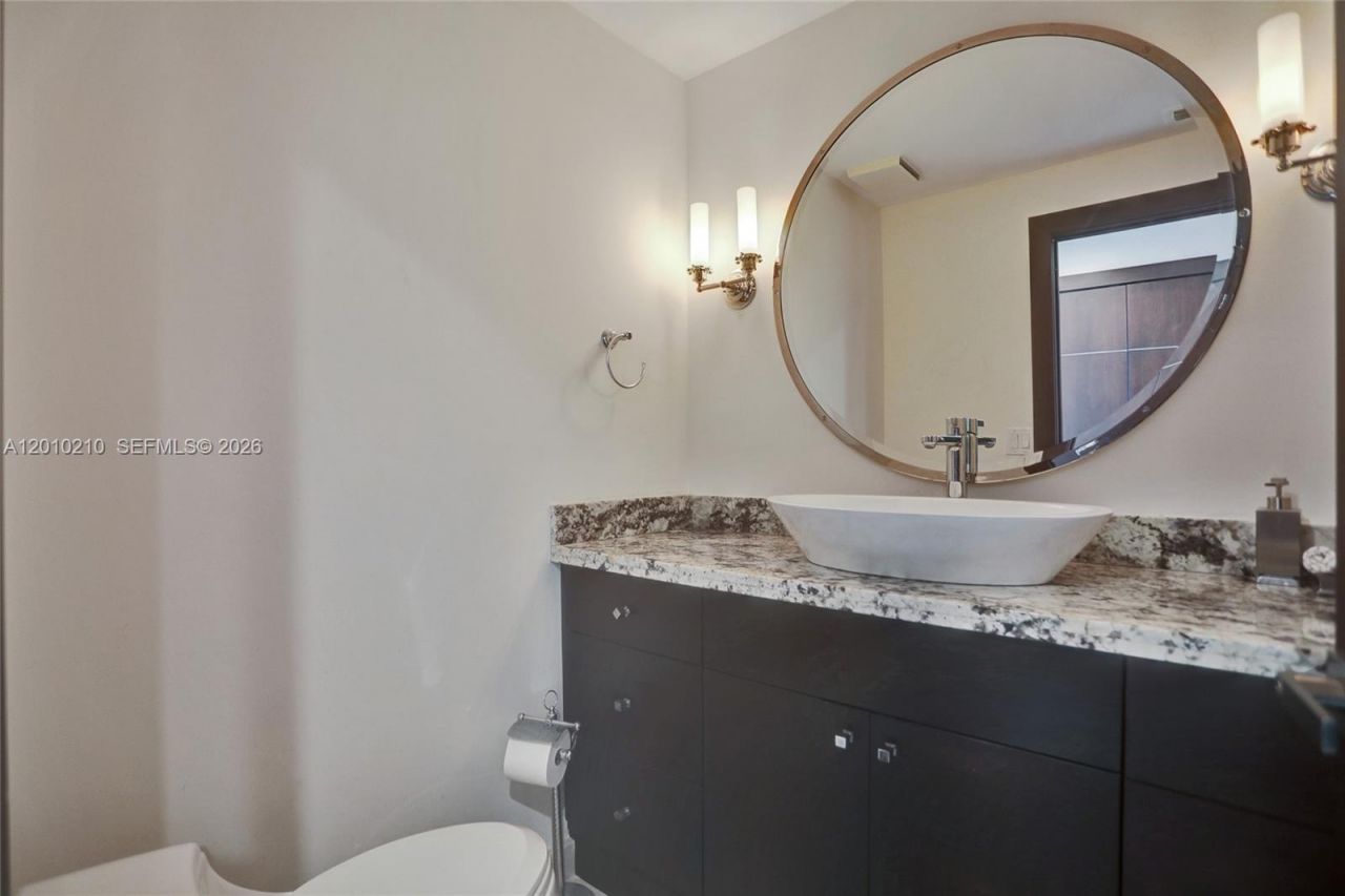 10101 Collins Ave , Unit 4E, Bal Harbour, FL 33154 Photo