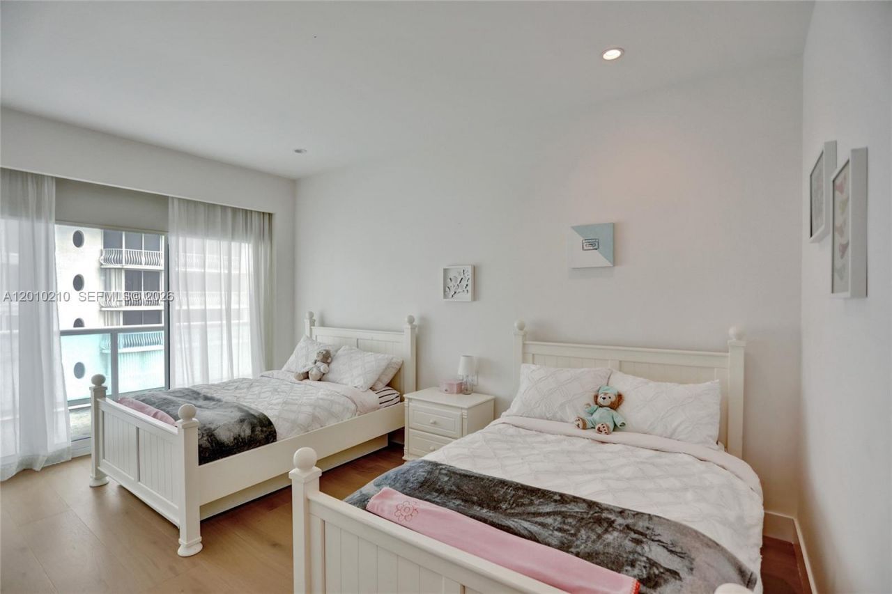 10101 Collins Ave , Unit 4E, Bal Harbour, FL 33154 Photo