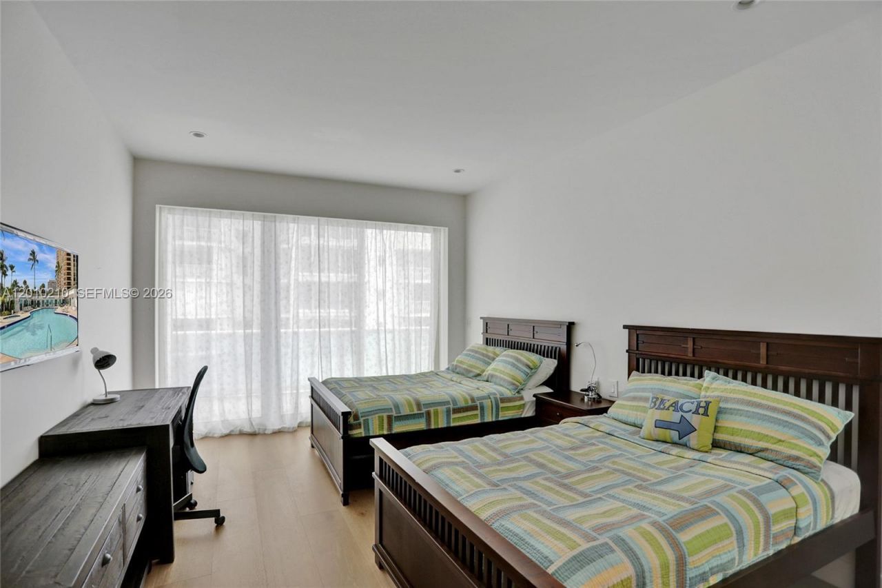 10101 Collins Ave , Unit 4E, Bal Harbour, FL 33154 Photo