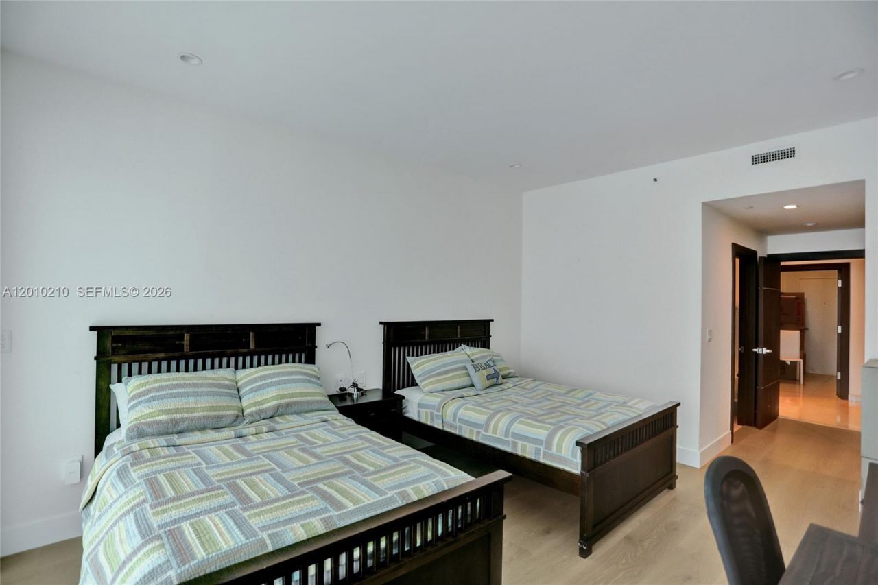 10101 Collins Ave , Unit 4E, Bal Harbour, FL 33154 Photo