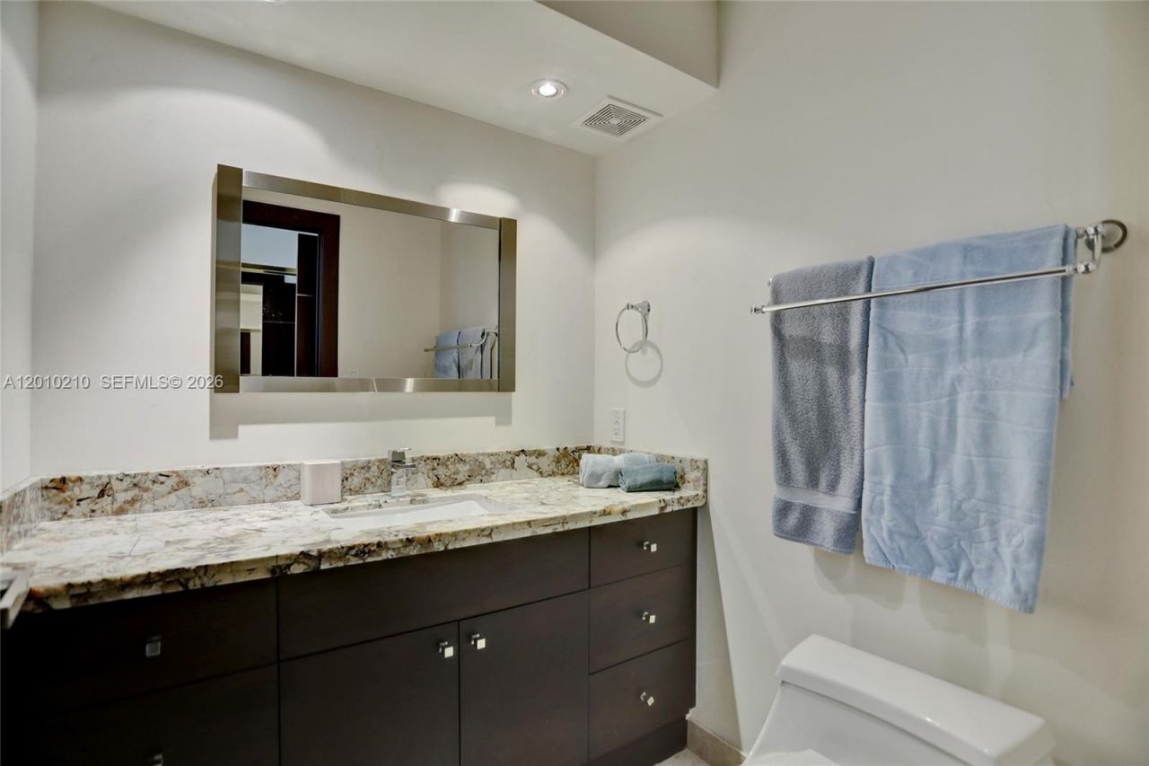 10101 Collins Ave , Unit 4E, Bal Harbour, FL 33154 Photo