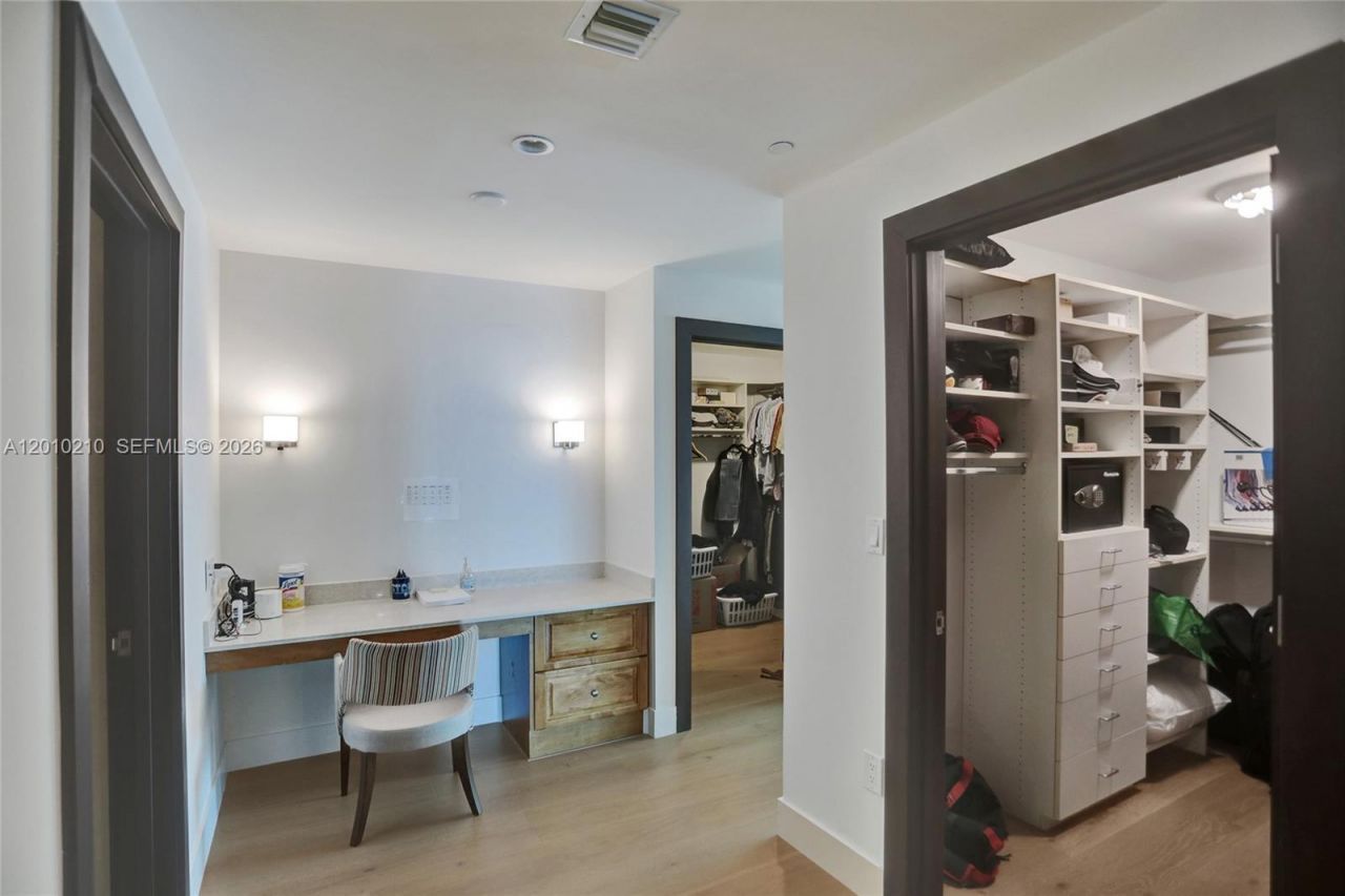 10101 Collins Ave , Unit 4E, Bal Harbour, FL 33154 Photo