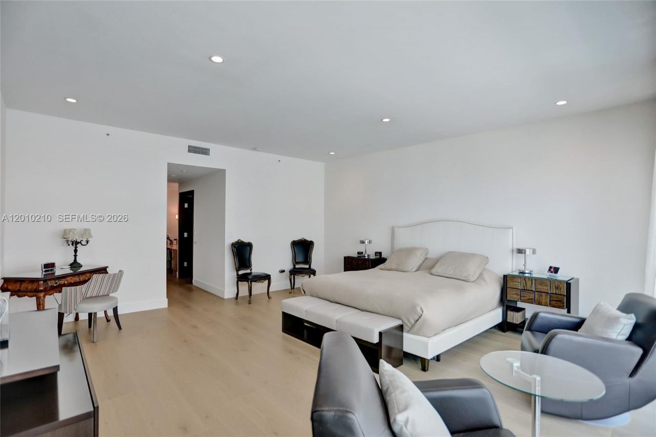 10101 Collins Ave , Unit 4E, Bal Harbour, FL 33154 Photo