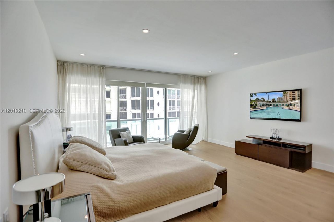 10101 Collins Ave , Unit 4E, Bal Harbour, FL 33154 Photo