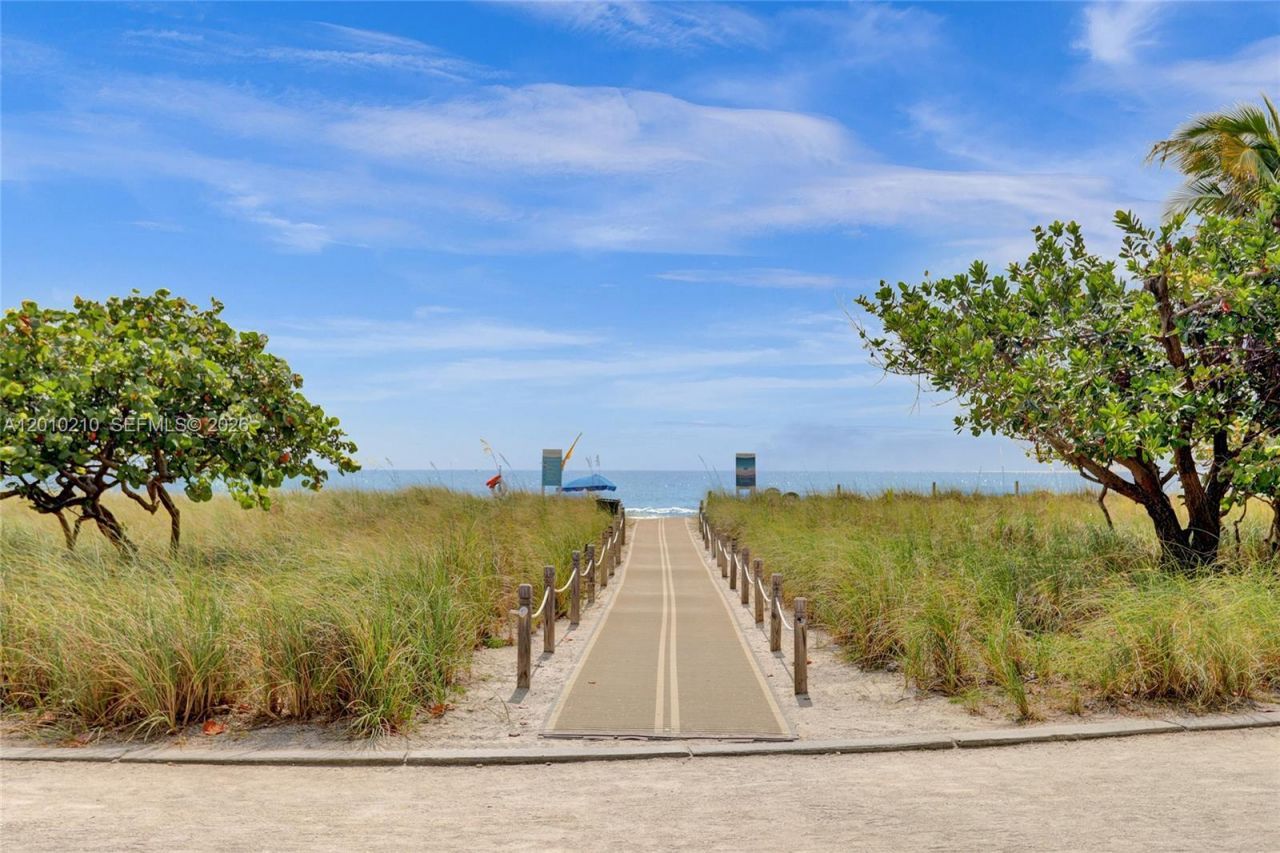 10101 Collins Ave , Unit 4E, Bal Harbour, FL 33154 Photo