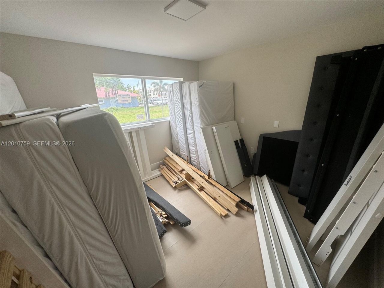205 NW 159th St , Miami, FL 33169 Photo