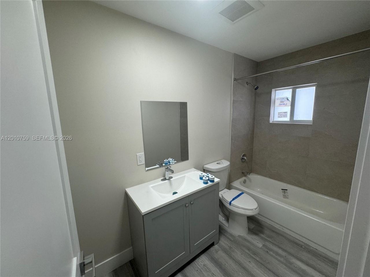 205 NW 159th St , Miami, FL 33169 Photo