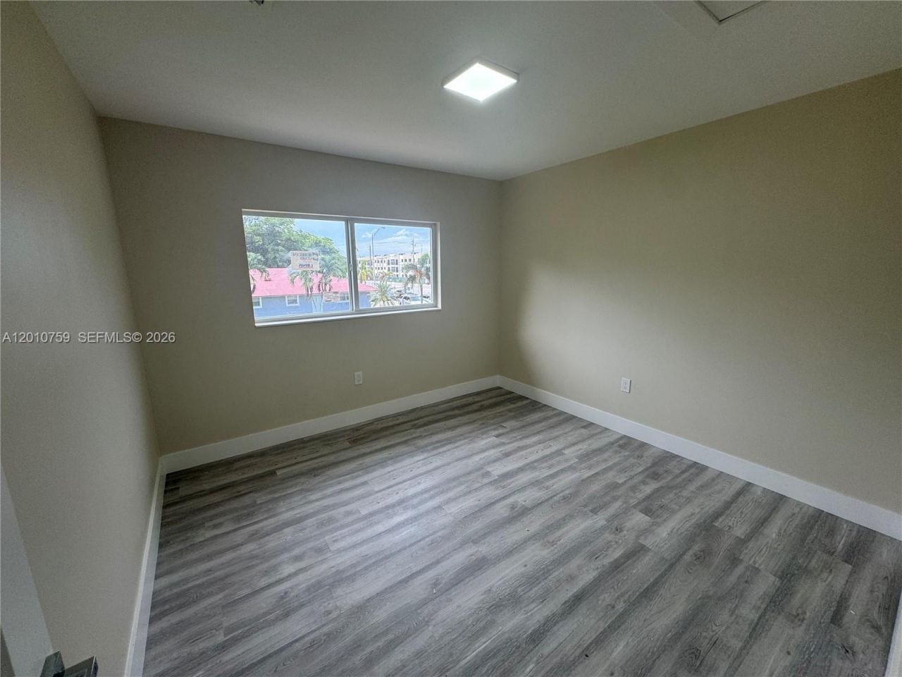 205 NW 159th St , Miami, FL 33169 Photo