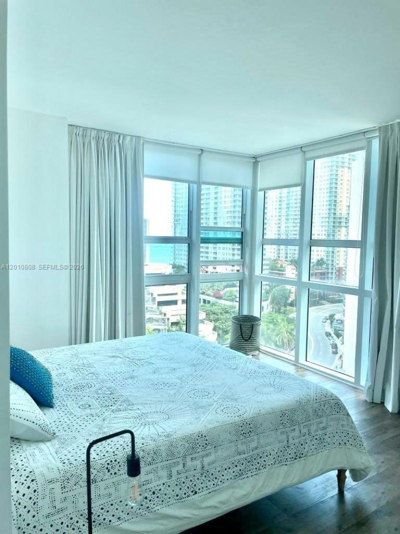 951 Brickell Ave, Unit 1210, Miami, FL 33131 Photo