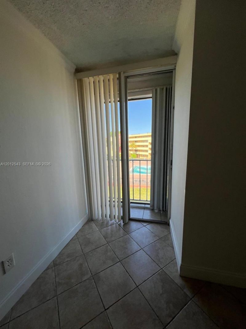 9210 Fontainebleau Blvd , Unit 506, Miami, FL 33172 Photo