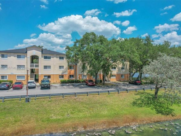 3690 N 56th Ave , Unit 903, Hollywood, FL 33021