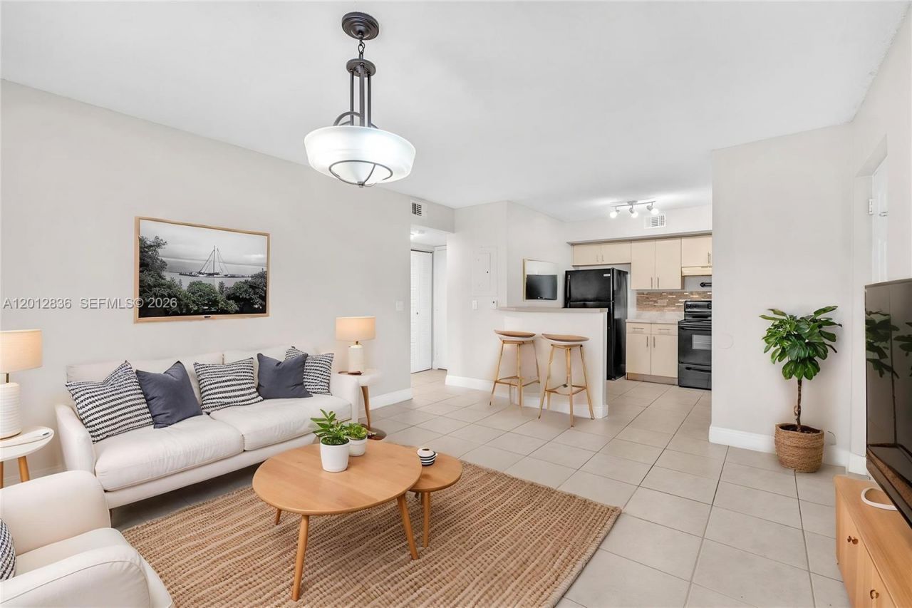3690 N 56th Ave, Unit 903, Hollywood, FL 33021 Photo