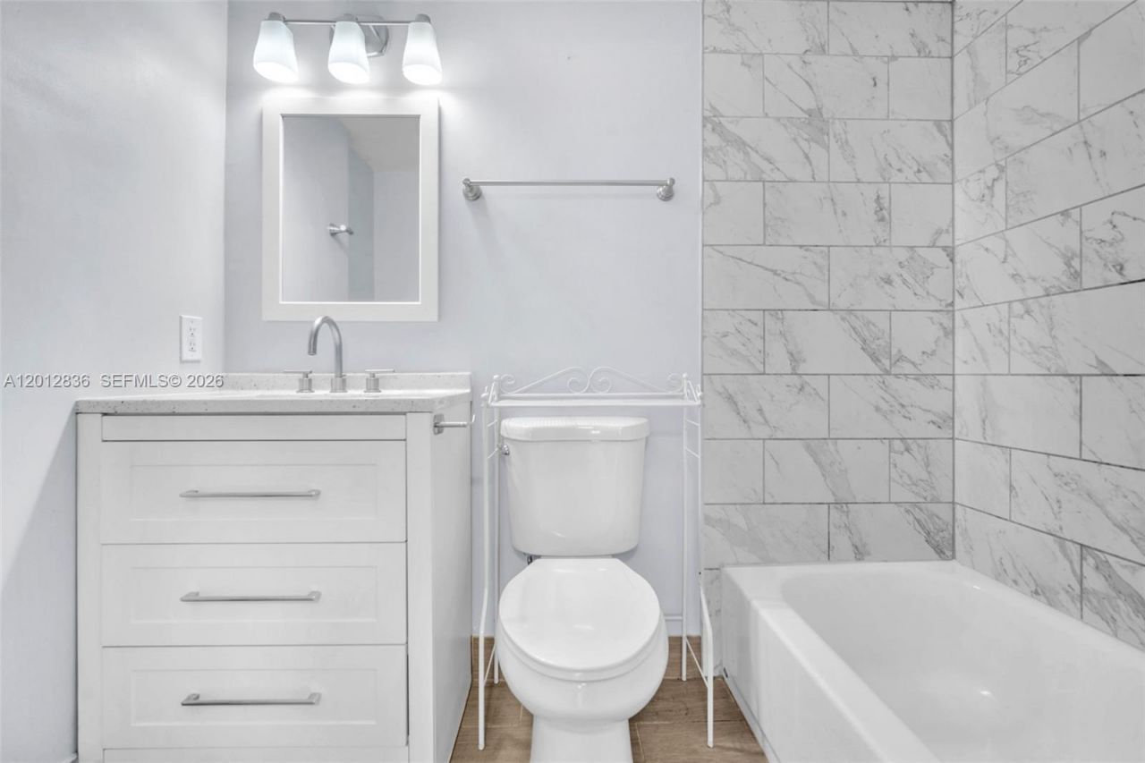 3690 N 56th Ave, Unit 903, Hollywood, FL 33021 Photo