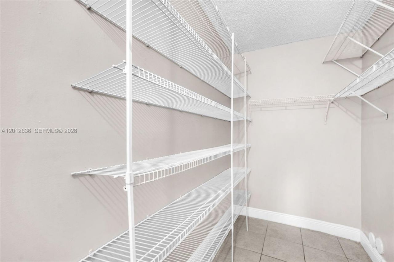 3690 N 56th Ave, Unit 903, Hollywood, FL 33021 Photo