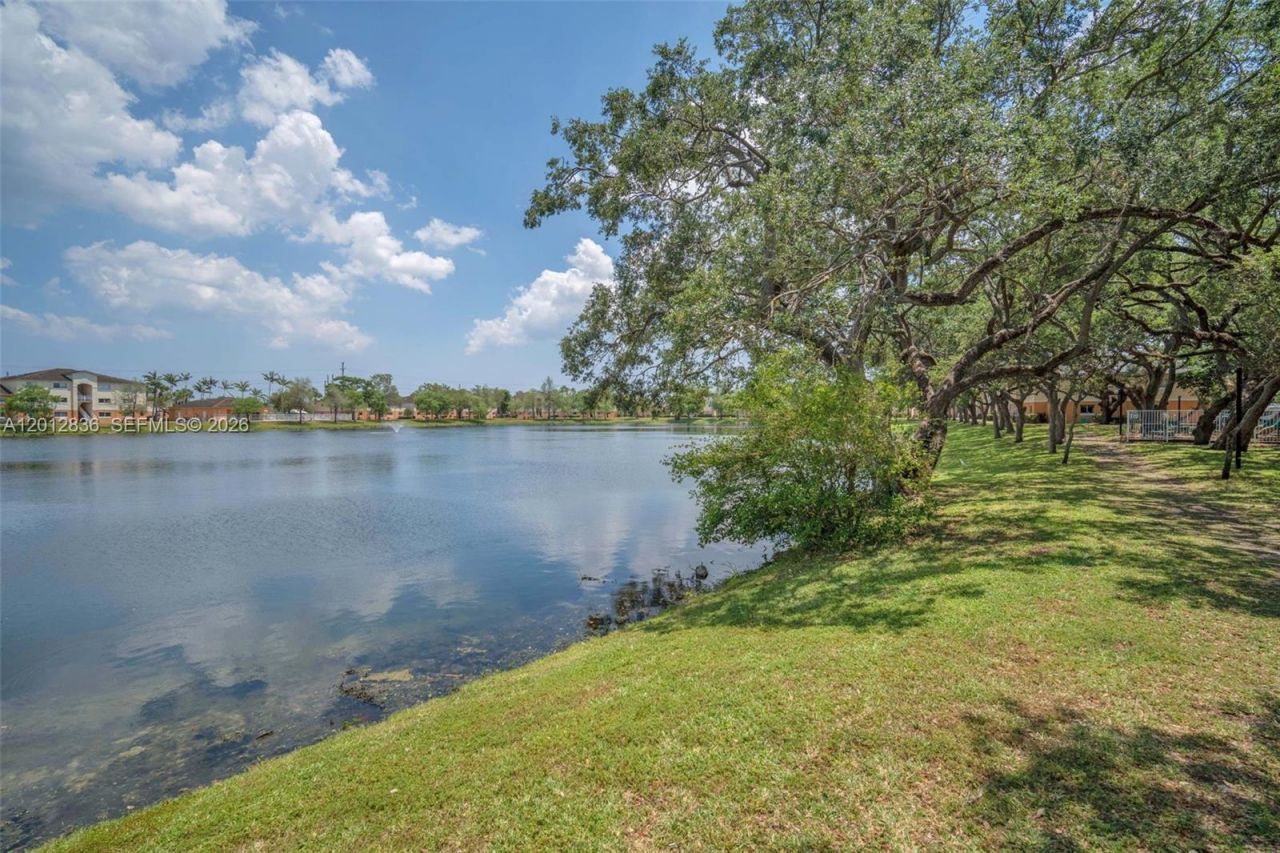 3690 N 56th Ave, Unit 903, Hollywood, FL 33021 Photo