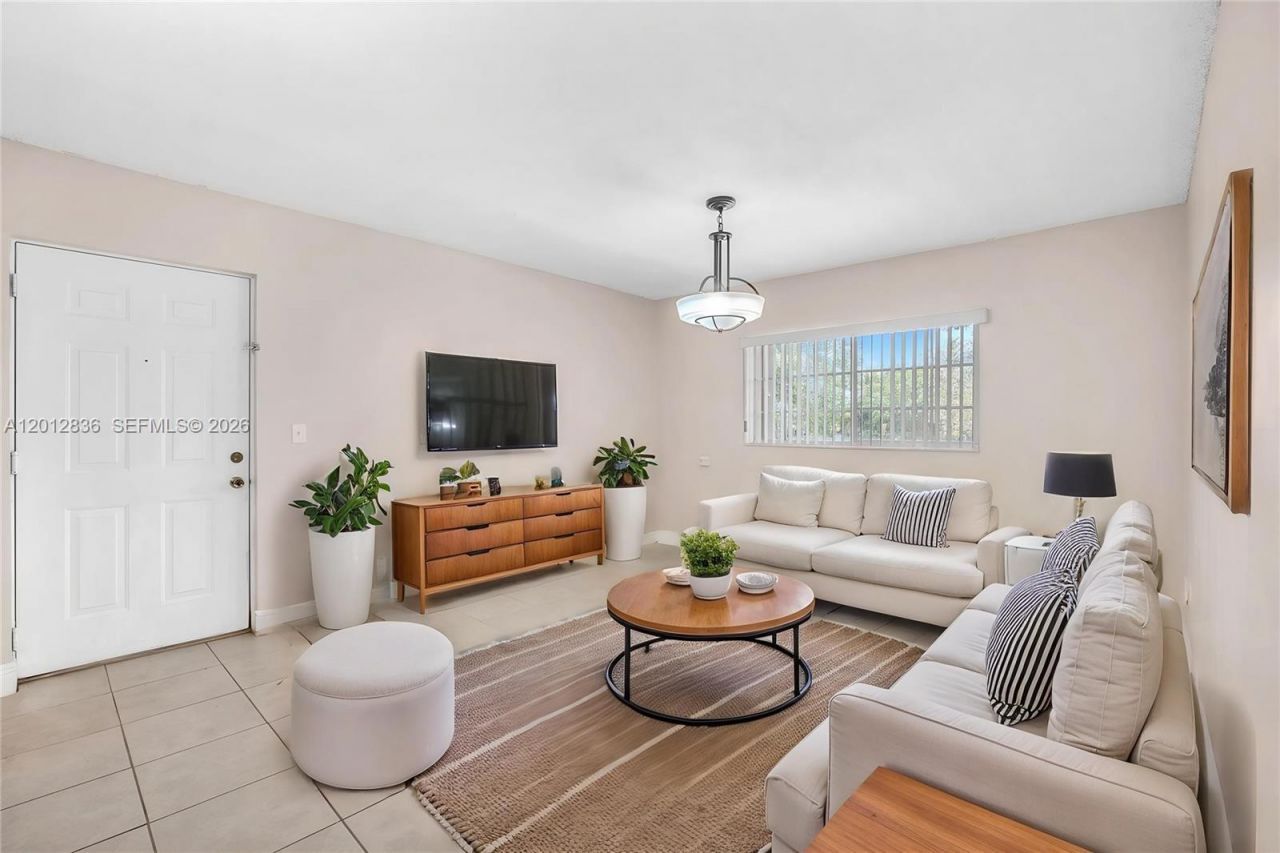 3690 N 56th Ave, Unit 903, Hollywood, FL 33021 Photo
