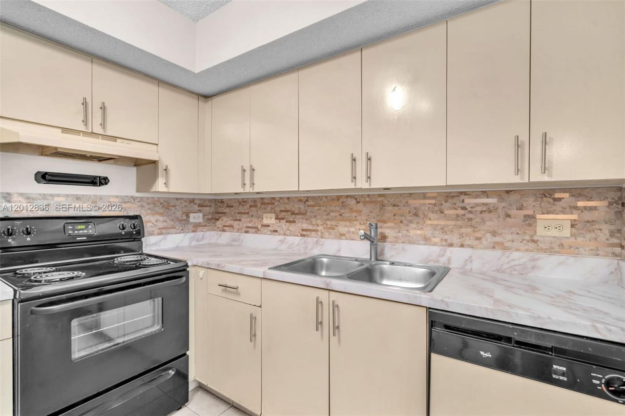 3690 N 56th Ave, Unit 903, Hollywood, FL 33021 Photo