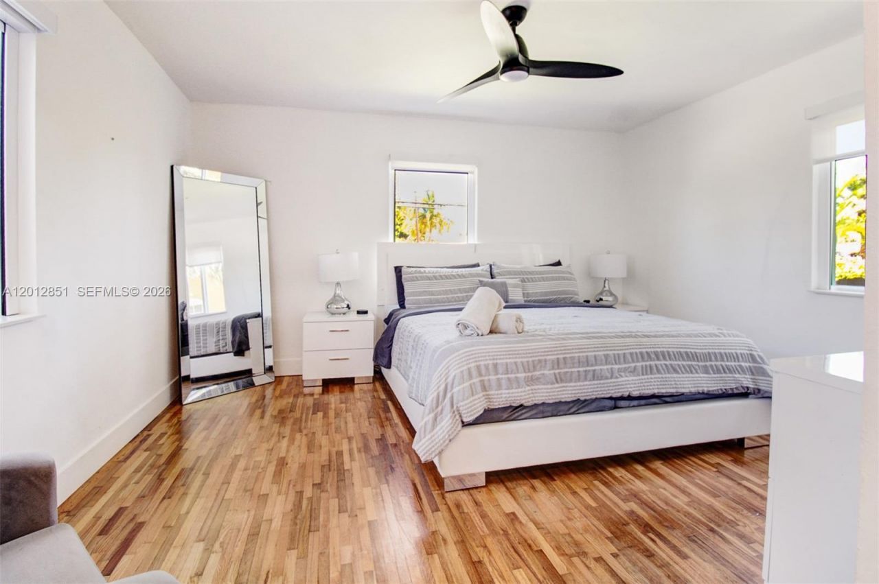 360 NE 116th St , Miami, FL 33161 Photo