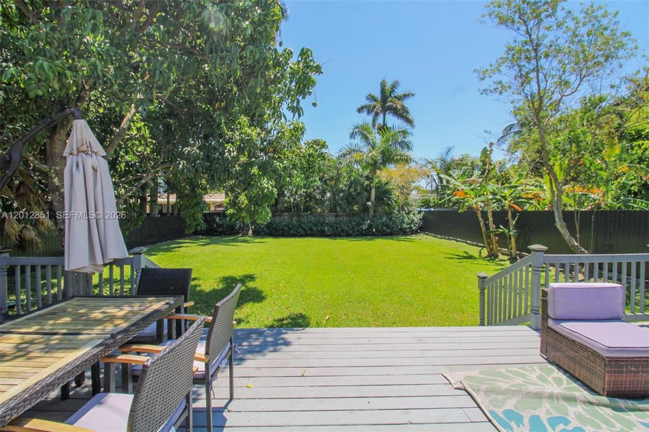 360 NE 116th St , Miami, FL 33161 Photo