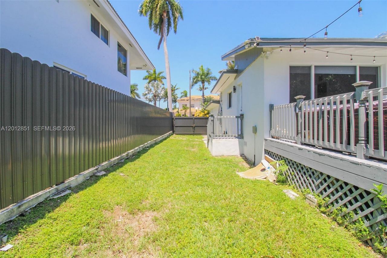 360 NE 116th St , Miami, FL 33161 Photo