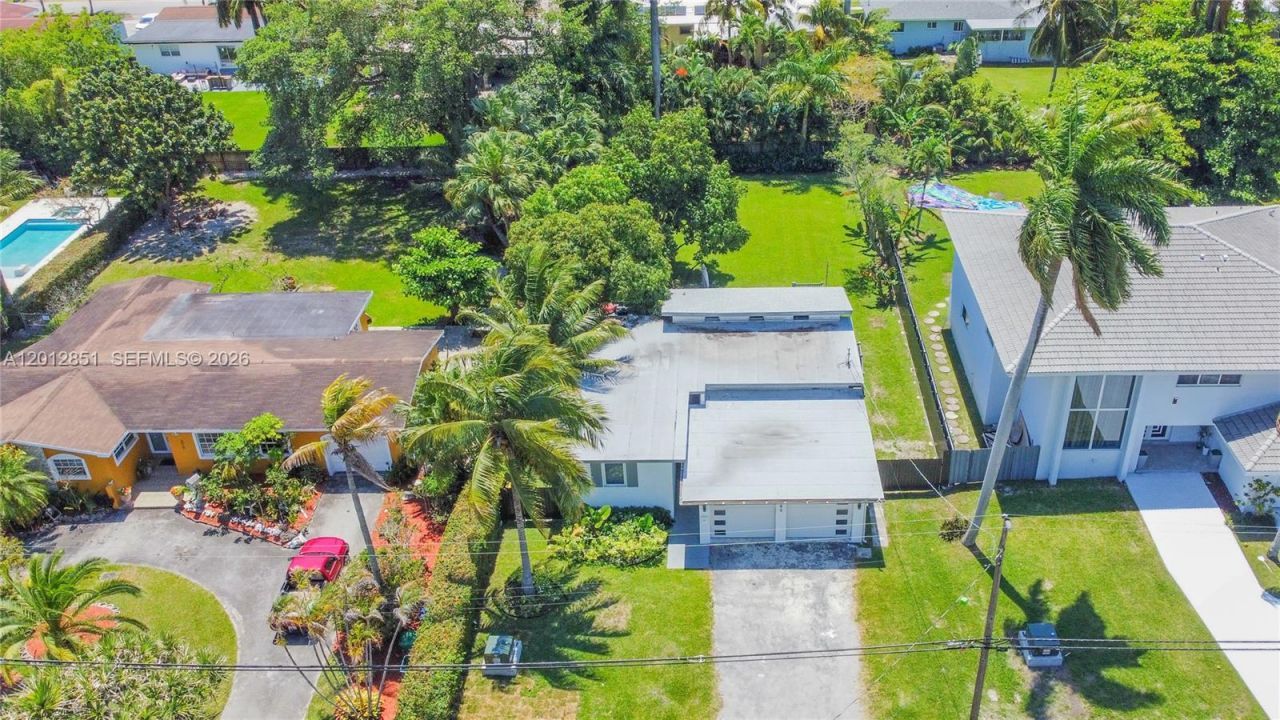 360 NE 116th St , Miami, FL 33161 Photo