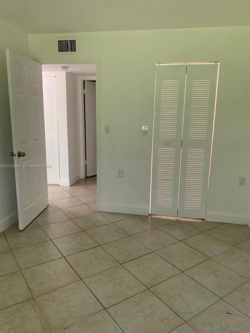 1201 Lake Victoria Dr, Unit V, West Palm Beach, FL 33411 Photo