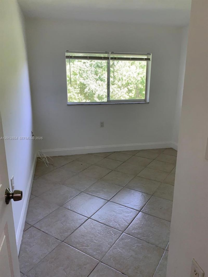 1201 Lake Victoria Dr, Unit V, West Palm Beach, FL 33411 Photo