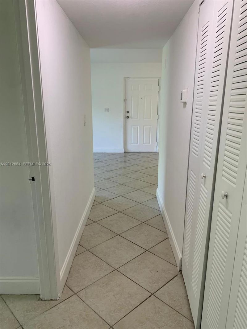 1201 Lake Victoria Dr, Unit V, West Palm Beach, FL 33411 Photo