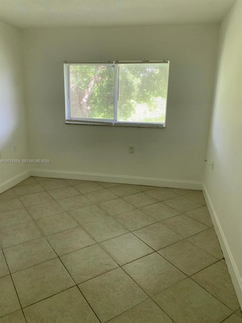 1201 Lake Victoria Dr, Unit V, West Palm Beach, FL 33411 Photo