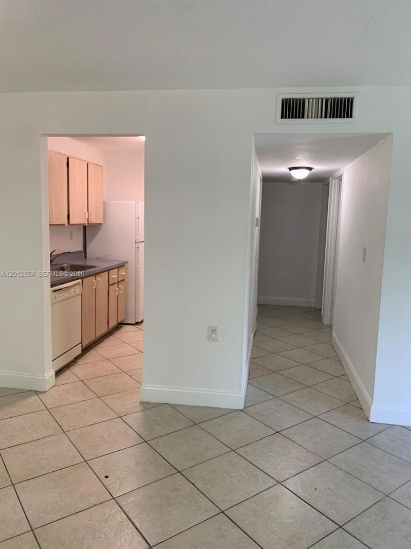 1201 Lake Victoria Dr, Unit V, West Palm Beach, FL 33411 Photo