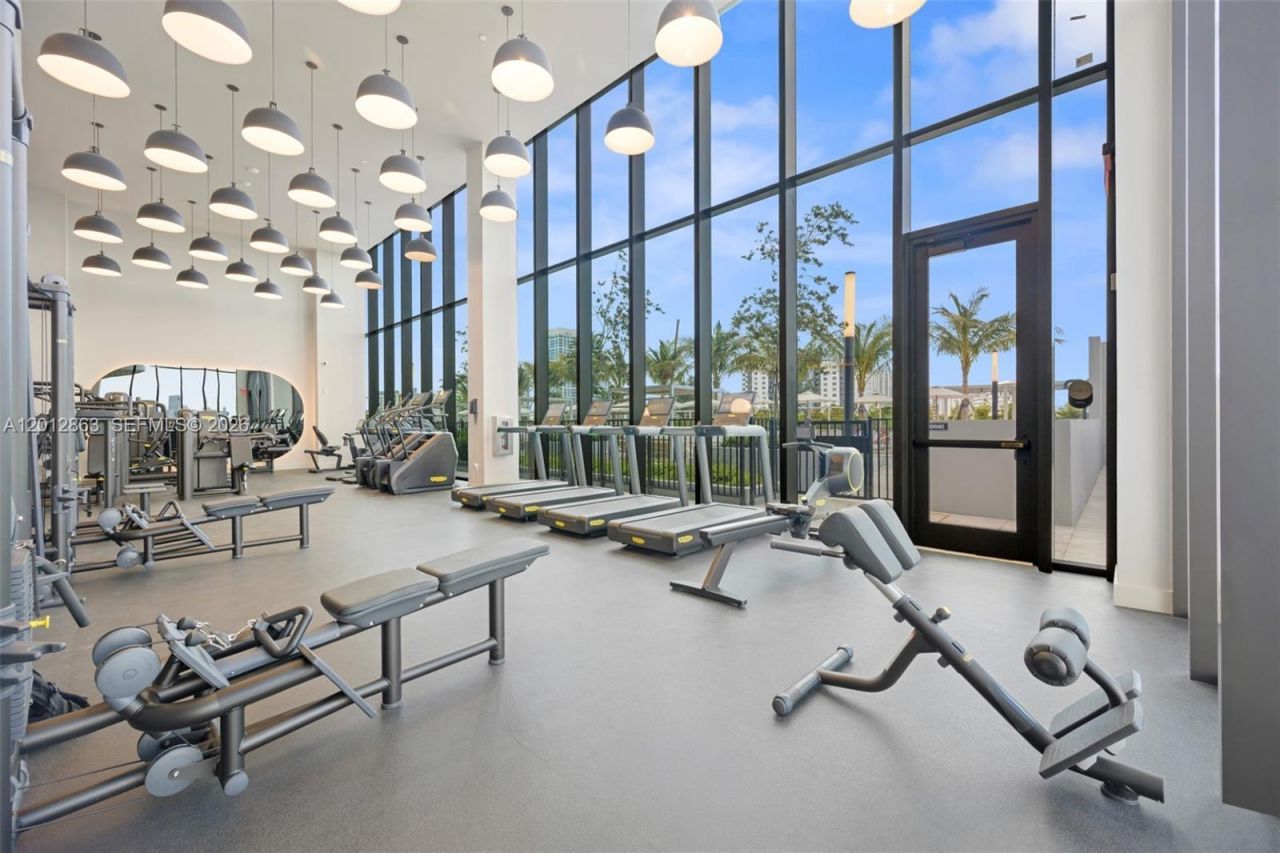 580 72nd St , Unit 611, Miami Beach, FL 33141 Photo