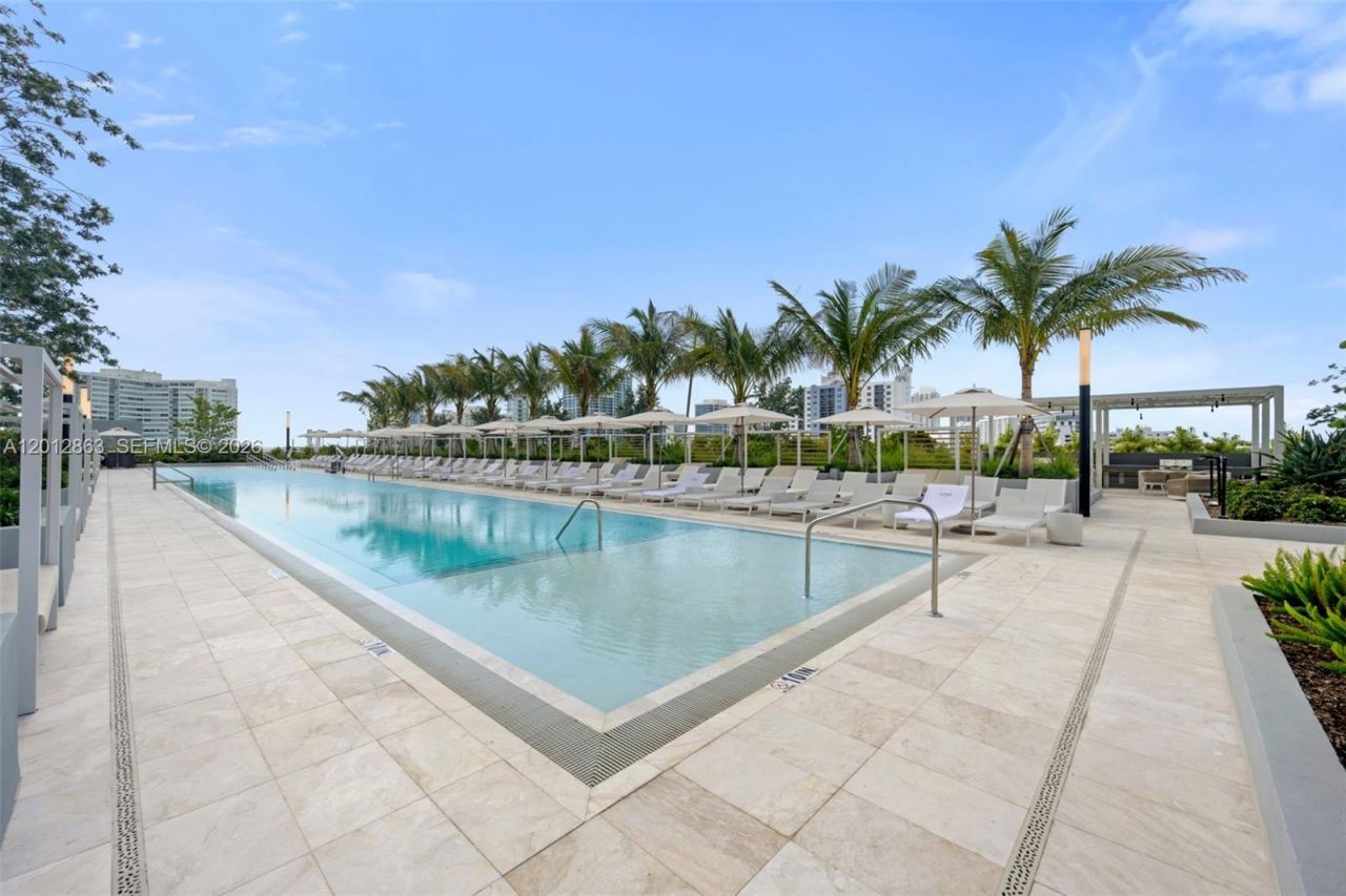580 72nd St , Unit 611, Miami Beach, FL 33141 Photo