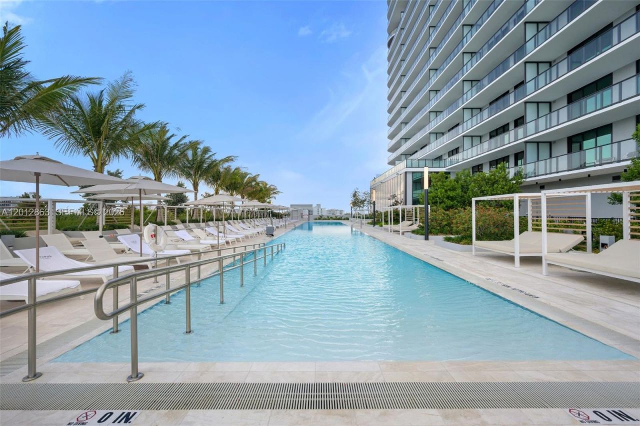 580 72nd St , Unit 611, Miami Beach, FL 33141 Photo