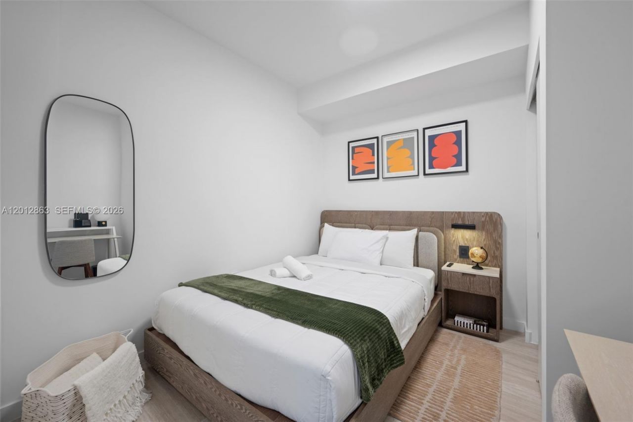 580 72nd St , Unit 611, Miami Beach, FL 33141 Photo