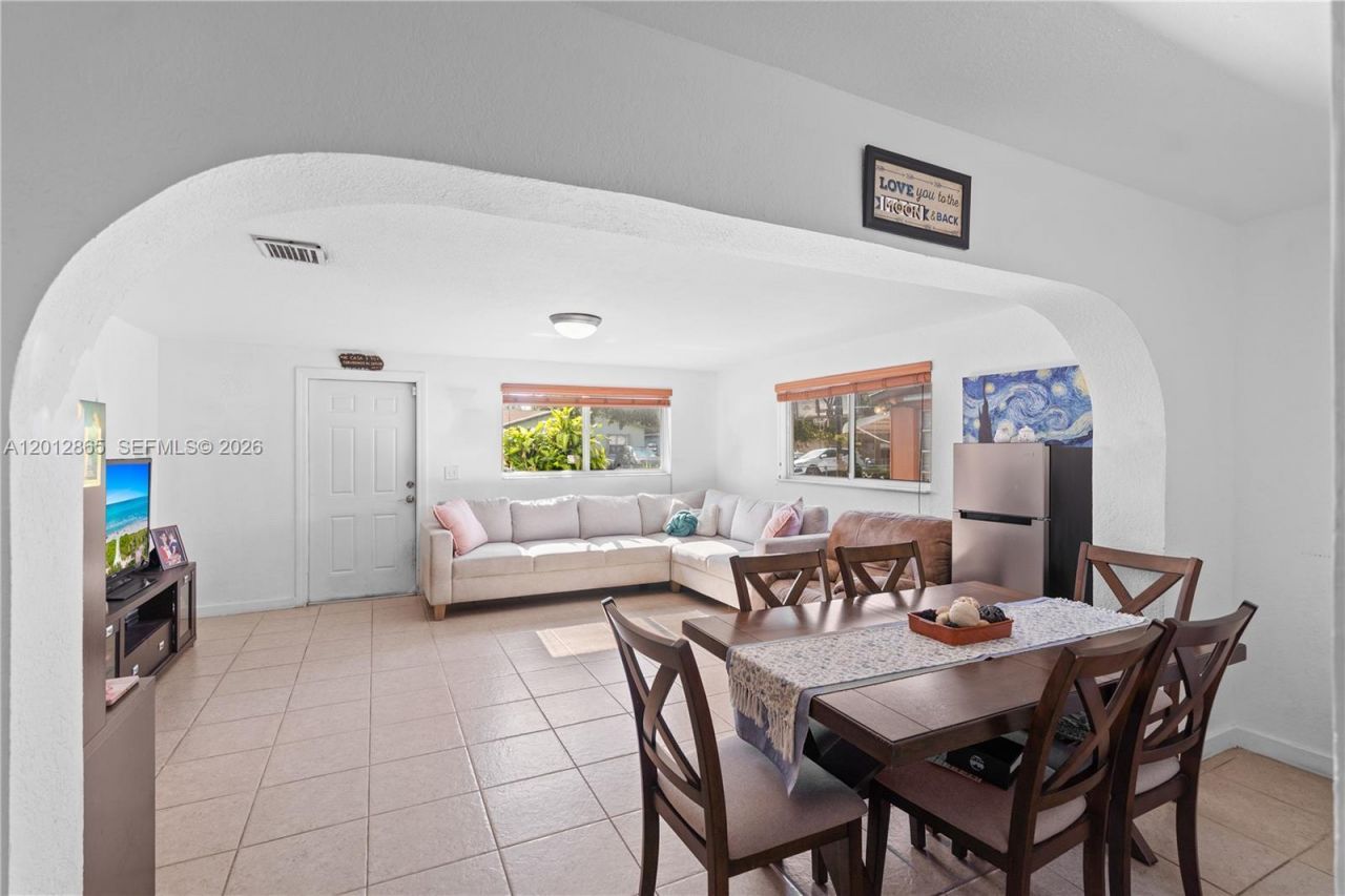 5300 NW 30th Pl, Miami, FL 33142 Photo