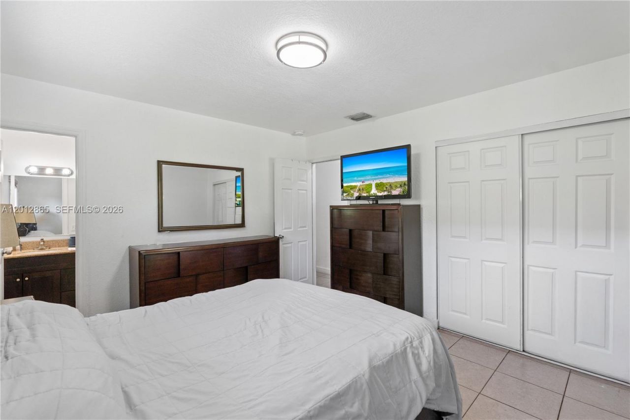 5300 NW 30th Pl, Miami, FL 33142 Photo