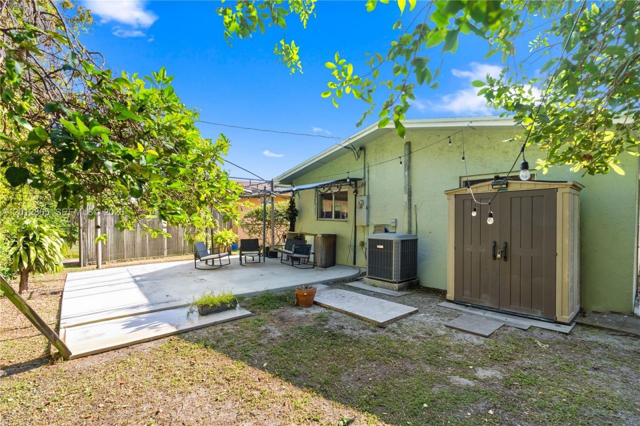 5300 NW 30th Pl, Miami, FL 33142 Photo