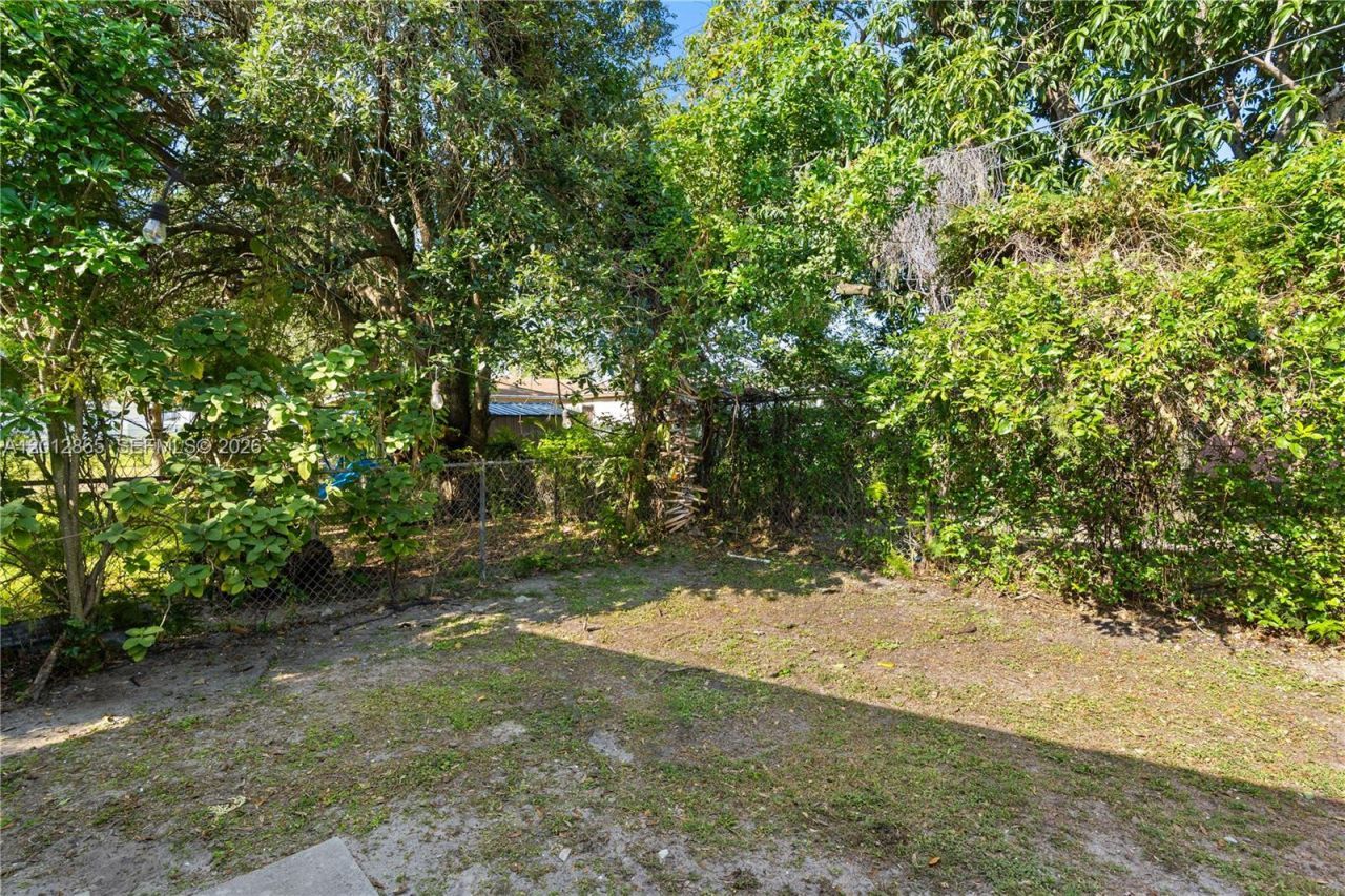 5300 NW 30th Pl, Miami, FL 33142 Photo
