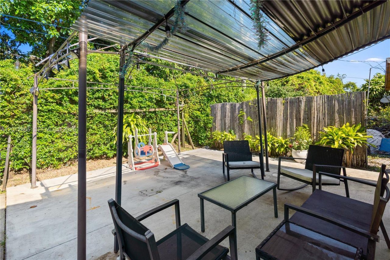 5300 NW 30th Pl, Miami, FL 33142 Photo