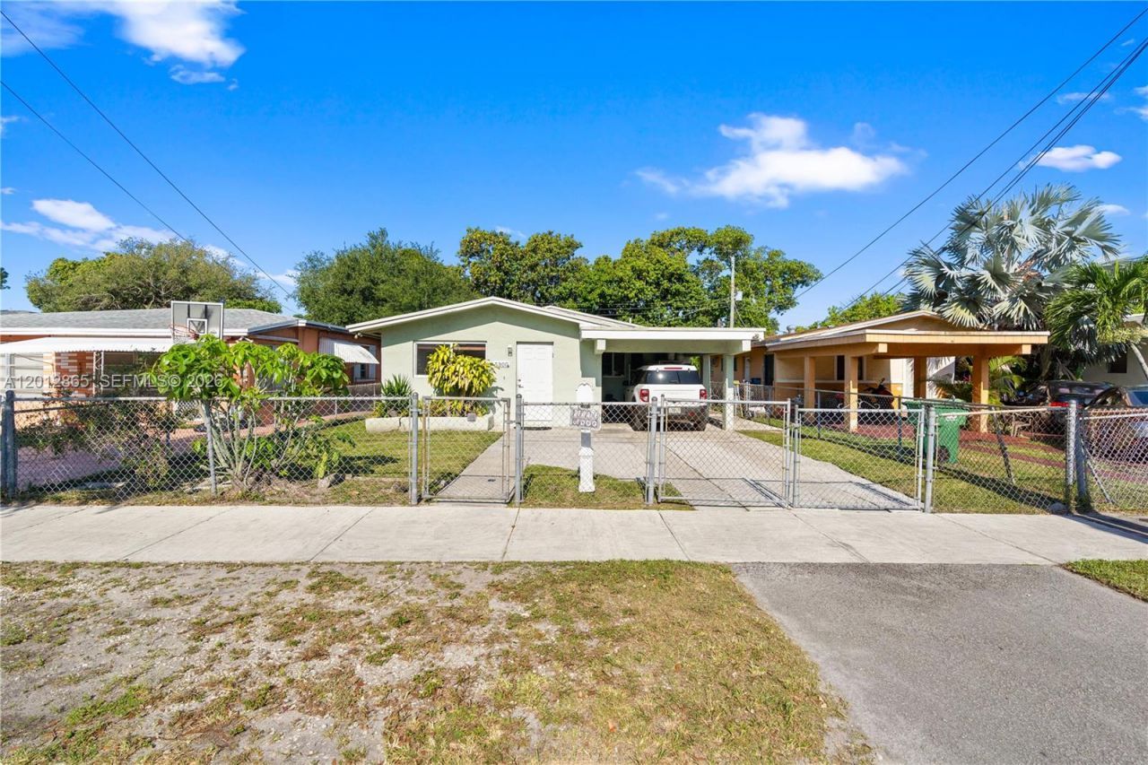 5300 NW 30th Pl, Miami, FL 33142 Photo