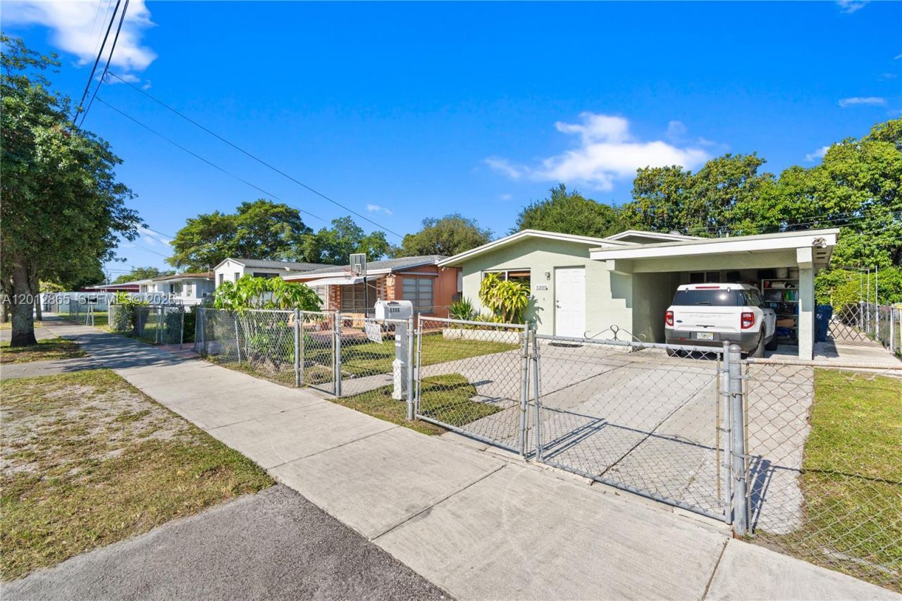 5300 NW 30th Pl, Miami, FL 33142 Photo