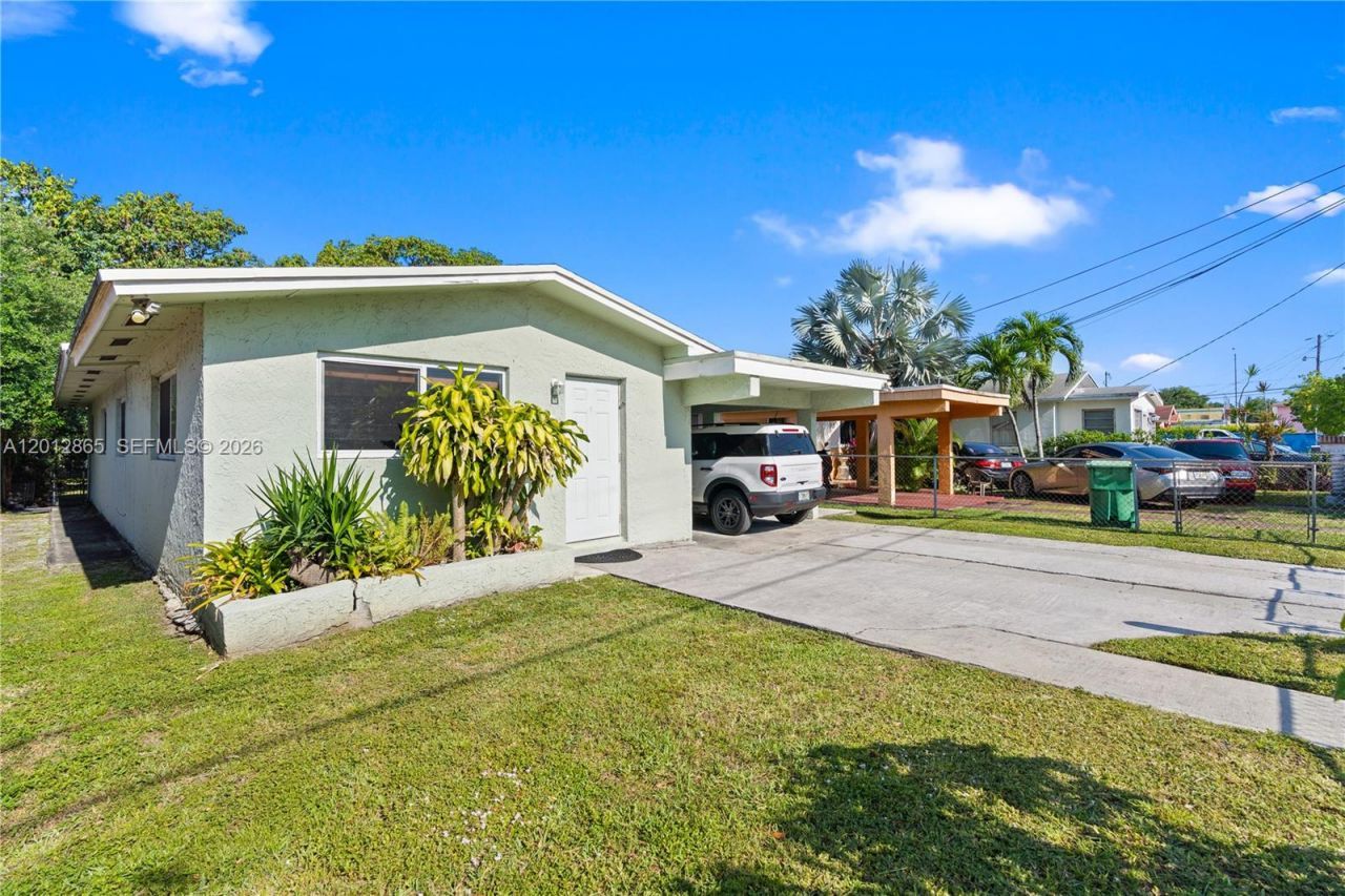 5300 NW 30th Pl, Miami, FL 33142 Photo