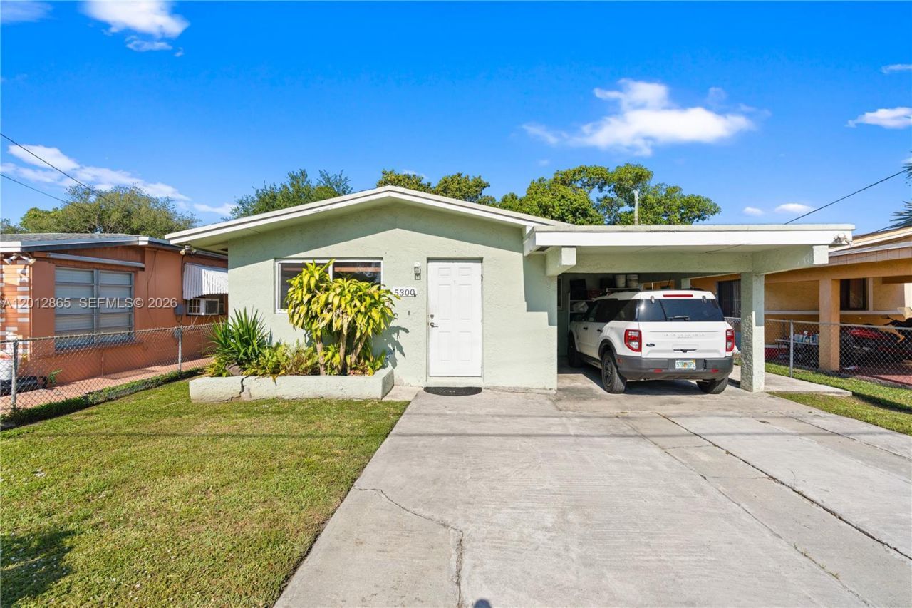 5300 NW 30th Pl, Miami, FL 33142 Photo