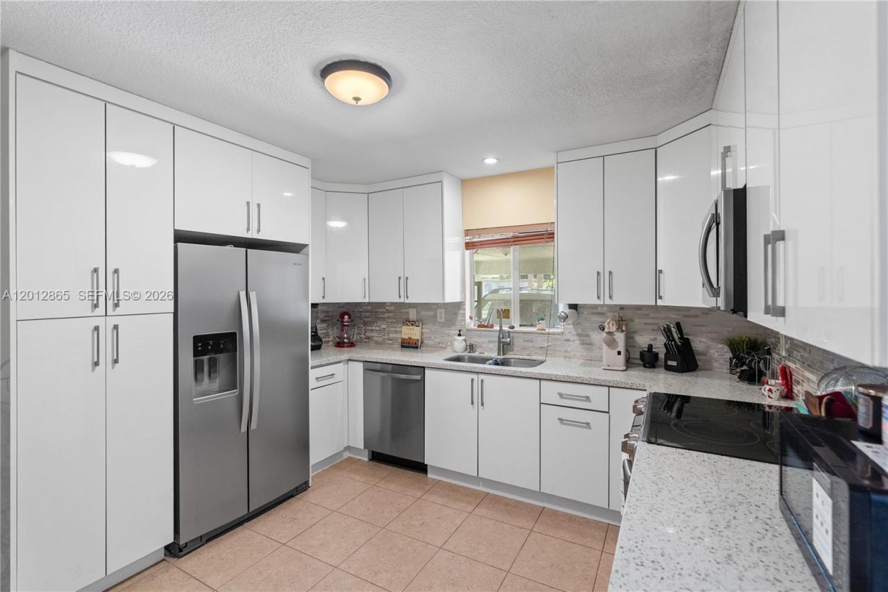5300 NW 30th Pl, Miami, FL 33142 Photo