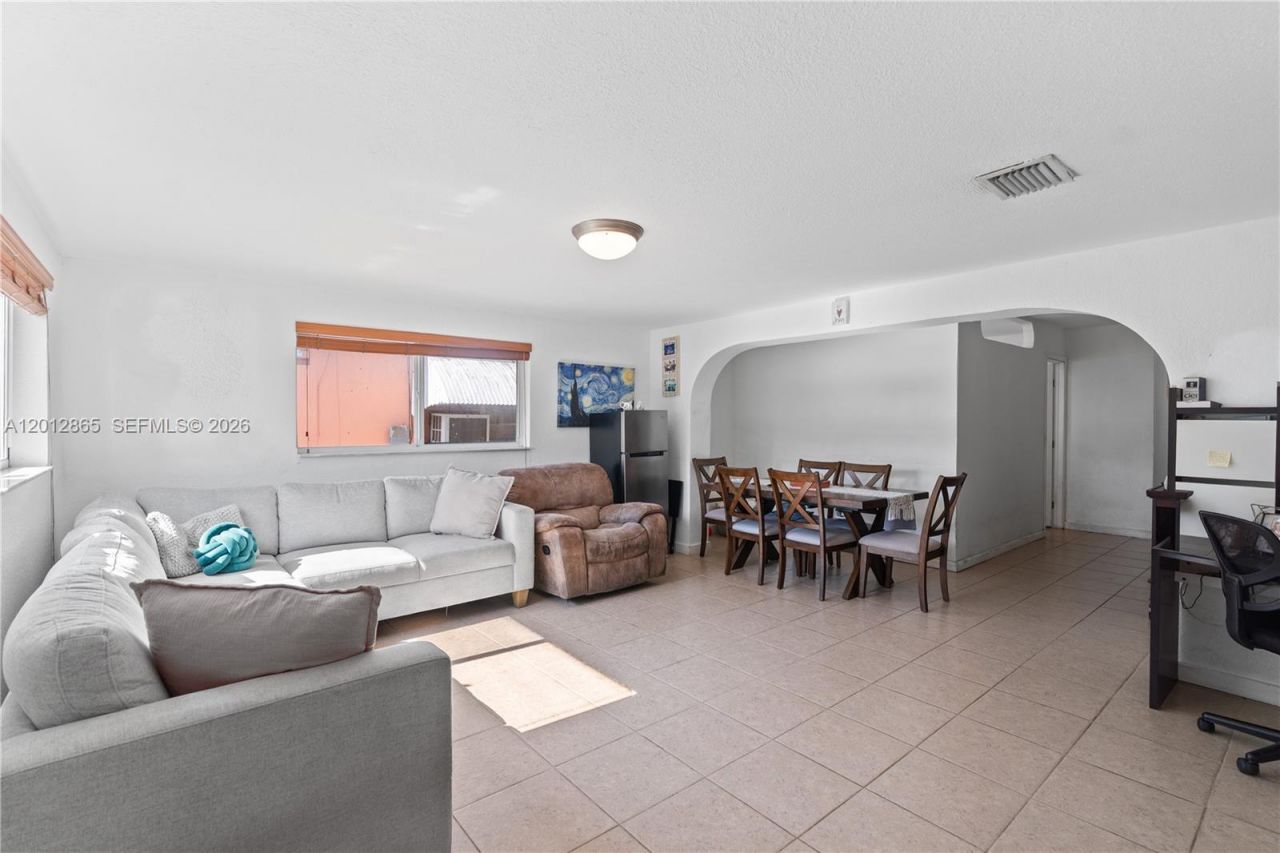 5300 NW 30th Pl, Miami, FL 33142 Photo