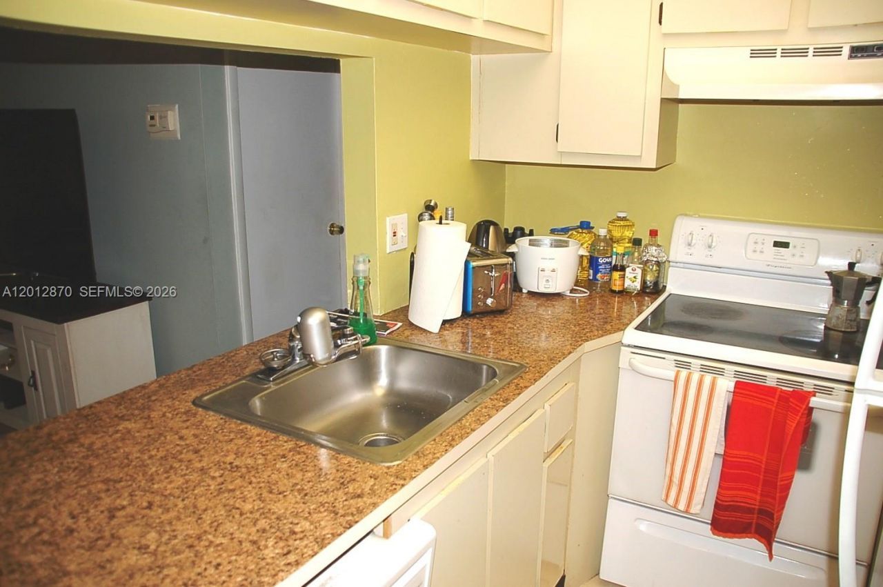 10025 Winding Lake Rd , Unit 202, Sunrise, FL 33351 Photo
