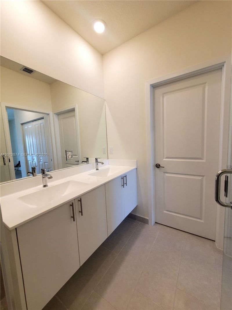 4278 NW 82nd Ave, Unit 4278, Doral, FL 33166 Photo